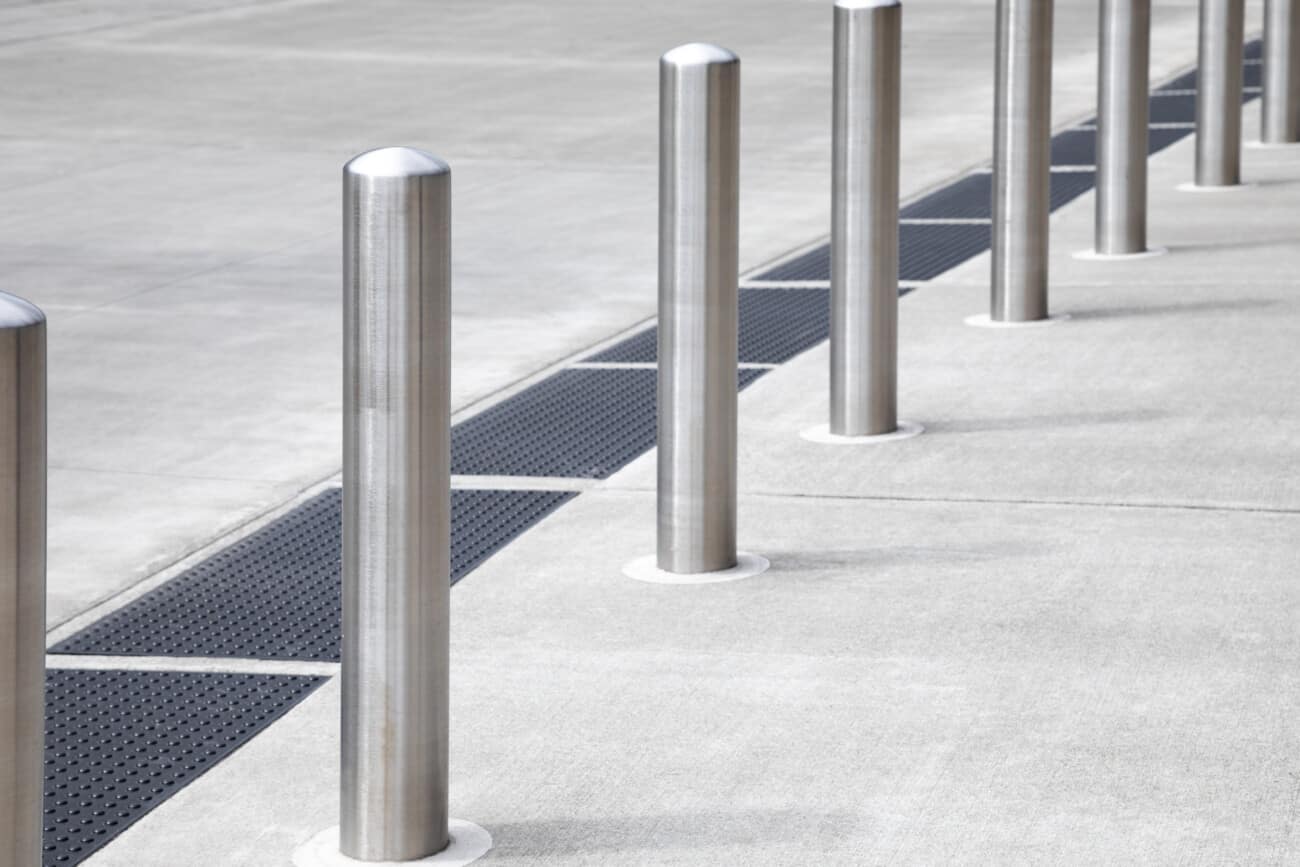 4 Quick Tips to Help You Choose the Right Bollard | BarrierMart